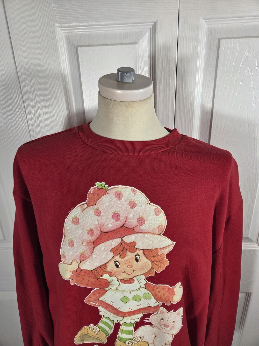 Strawberry Shortcake Graphic Sweatshirt Women’s Medium Y2K - Picture 4 of 10